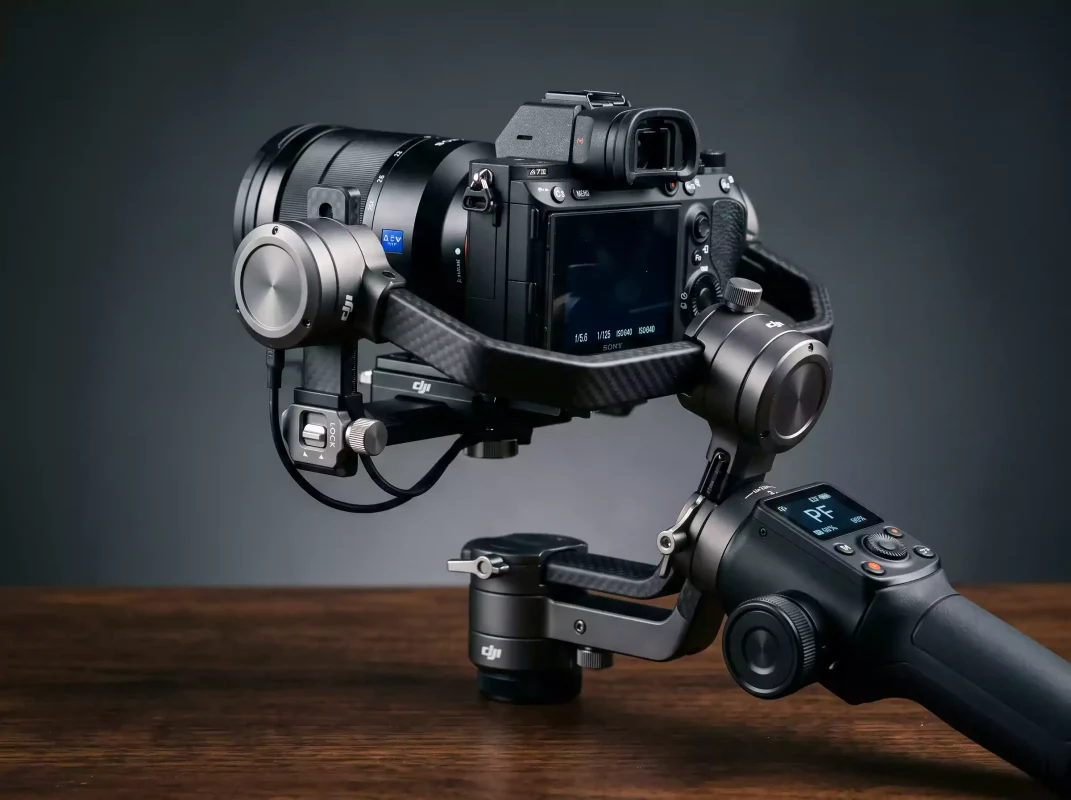 DJI RS 4 Mini with Sony mirrorless camera mounted — compatible cameras Dubai UAE