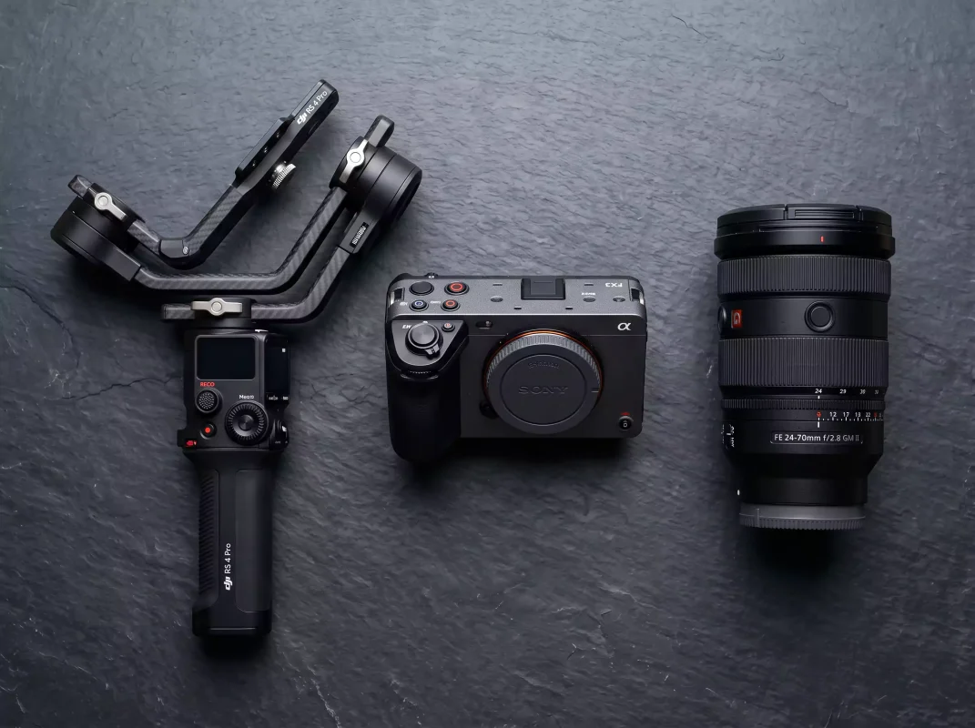 DJI RS 4 Pro Dubai compatible with Sony FX3 and Canon EOS R5 mirrorless builds