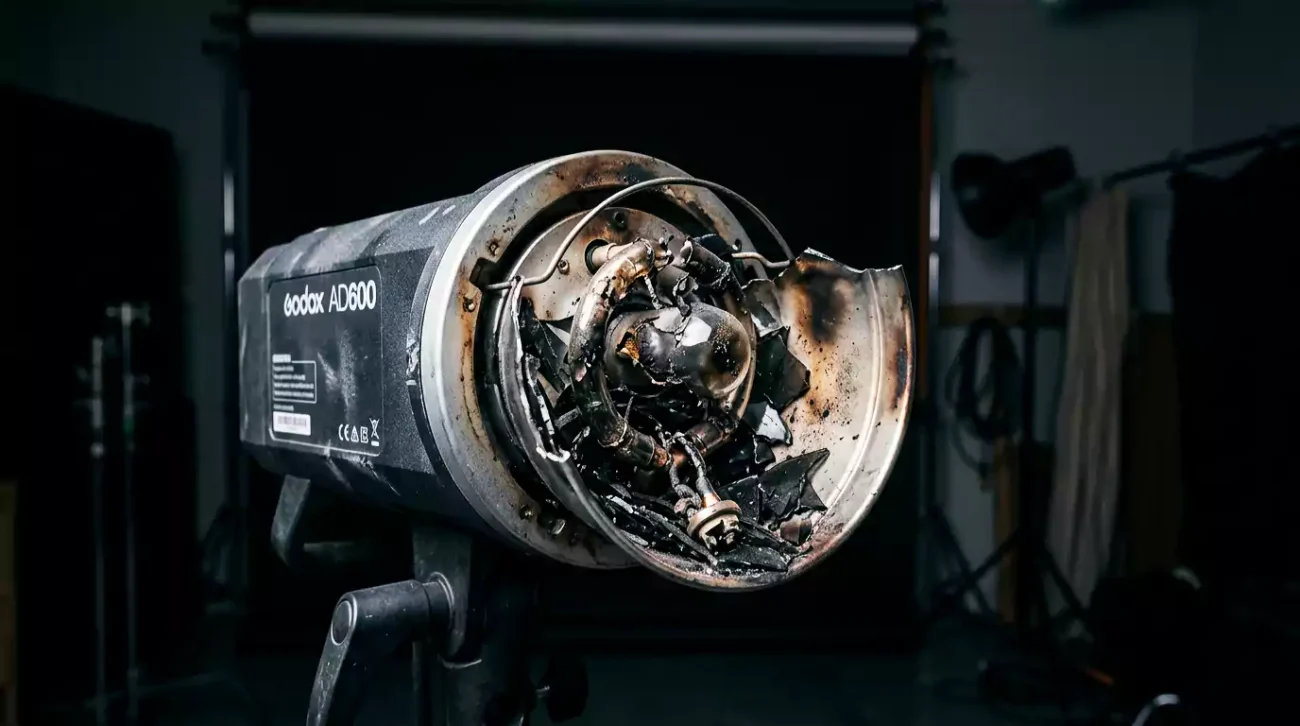 Burnt flash tube requiring Studio strobe repair Dubai.
