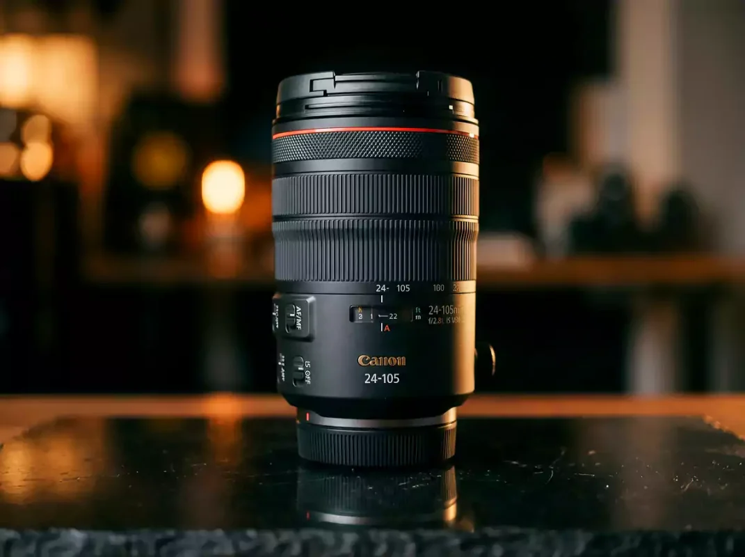 Canon RF 24-105mm f2.8 Z Dubai genuine UAE warranty professional hybrid lens
