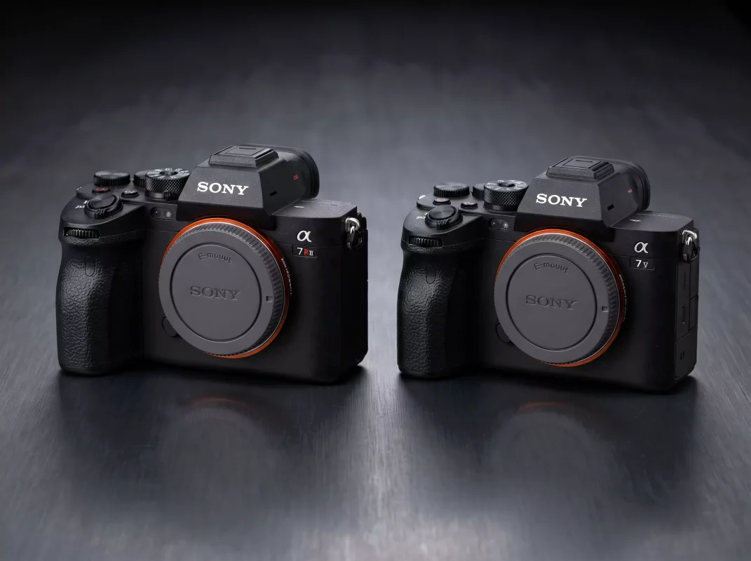 Sony a7R VI vs a7 V Dubai — genuine UAE warranty comparison at CamCity